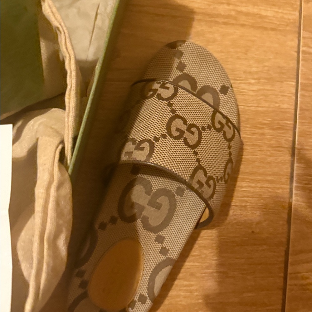 Gucci slides - Picture 2 of 4
